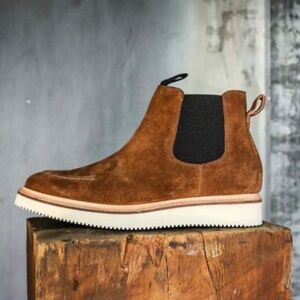 Easymoc Suede Chelsea Boots - Excellent Condition - Size 11.5M - Vibram Sole